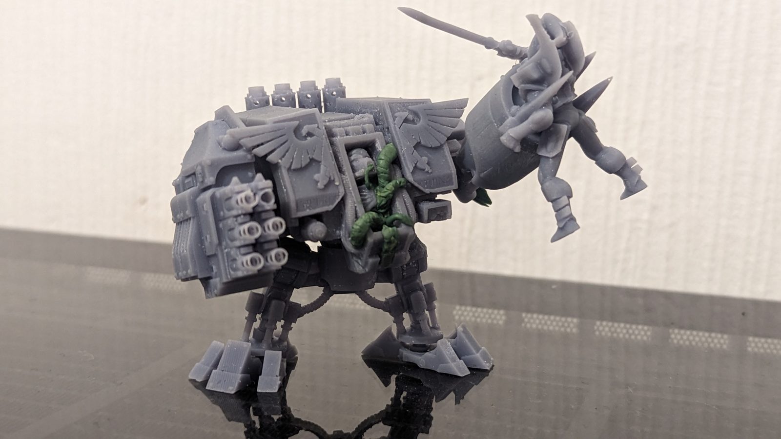 Detaillierter Mech als 3D-Druck-Figur